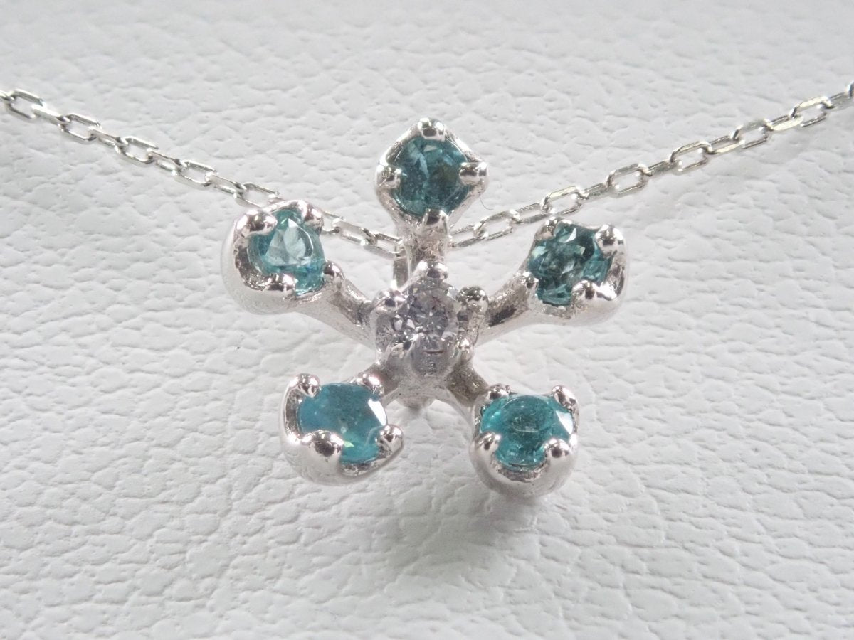 K18WGパライバトルマリン0.08ct ペンダント(ネックレス) - カラッツSTORE