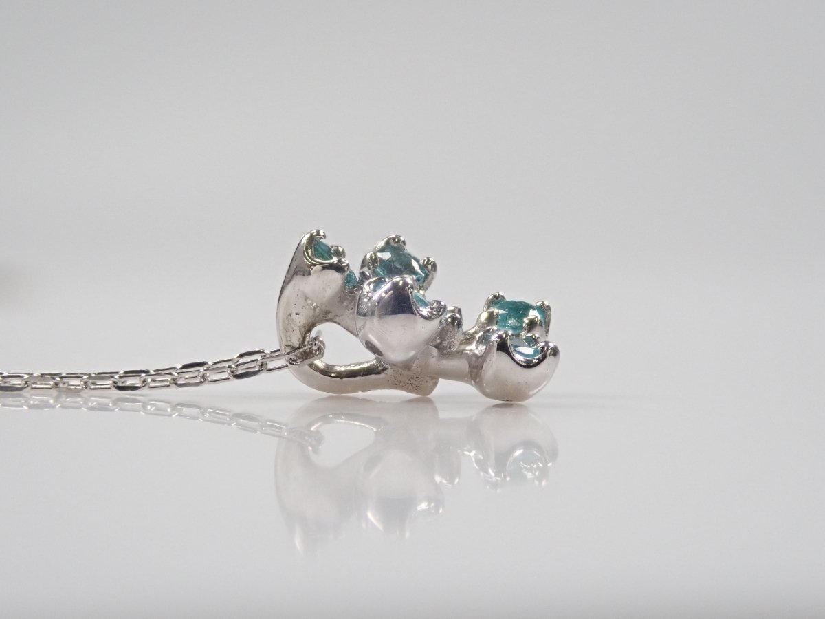 K18WGパライバトルマリン0.08ct ペンダント(ネックレス) - カラッツSTORE