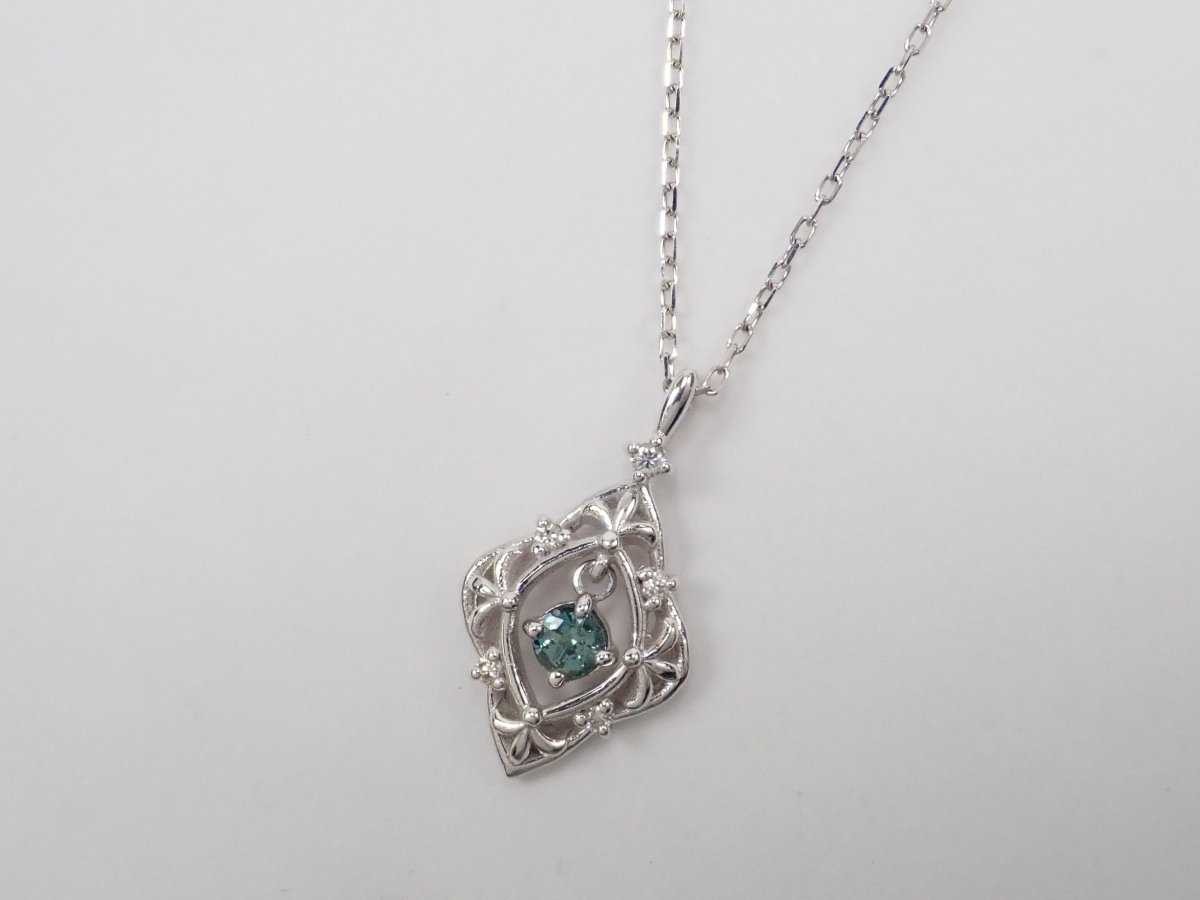 K18WGアレキサンドライト0.12ct ペンダント(ネックレス) - カラッツSTORE