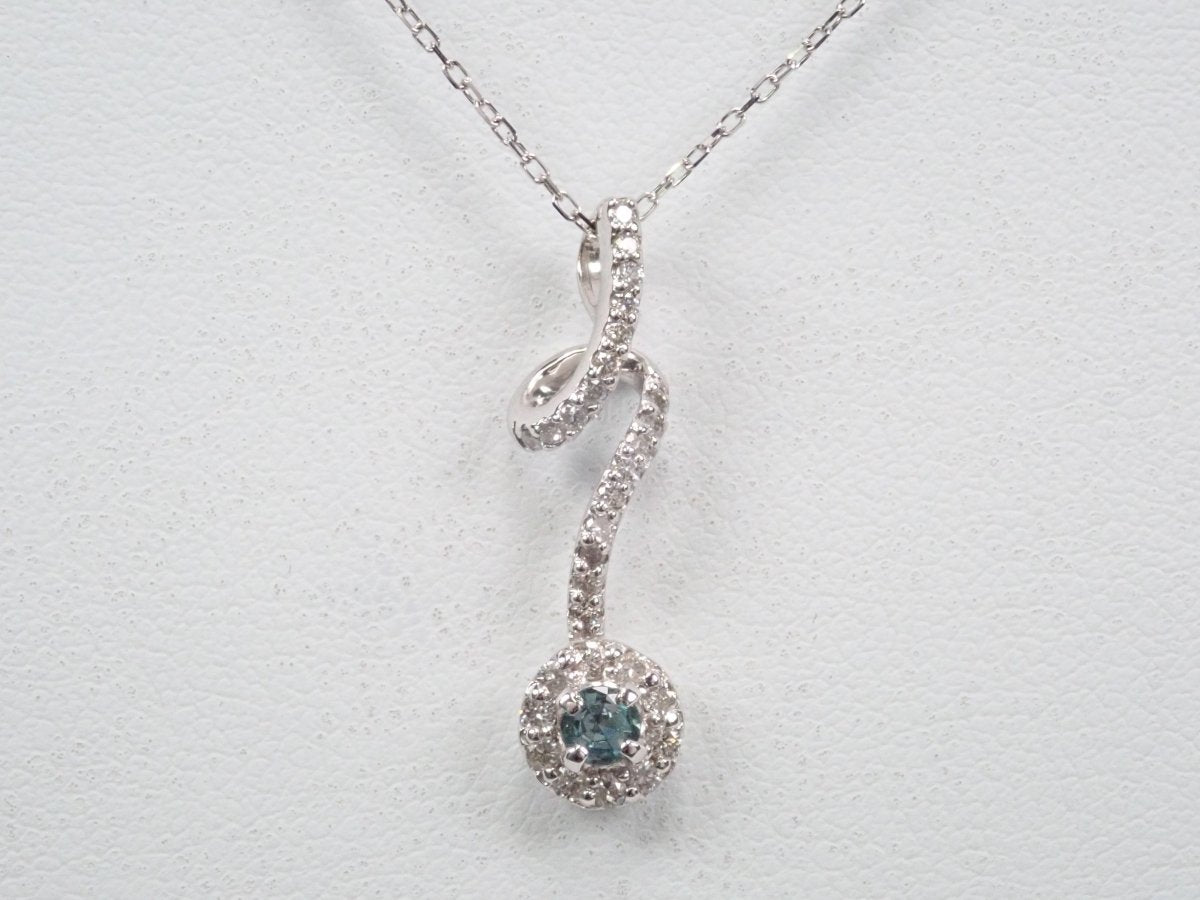 K18WGアレキサンドライト0.15ct ペンダント(ネックレス) - カラッツSTORE