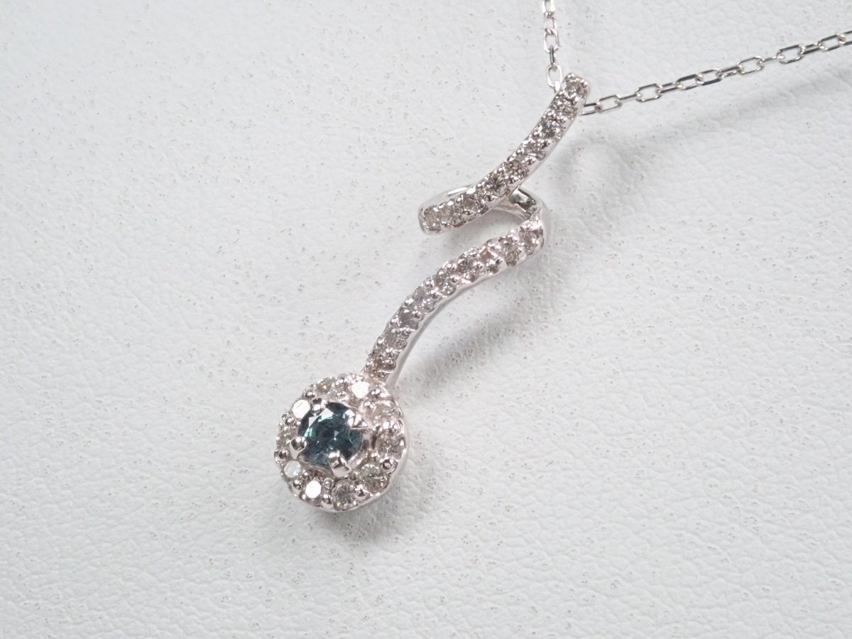 K18WGアレキサンドライト0.15ct ペンダント(ネックレス) - カラッツSTORE