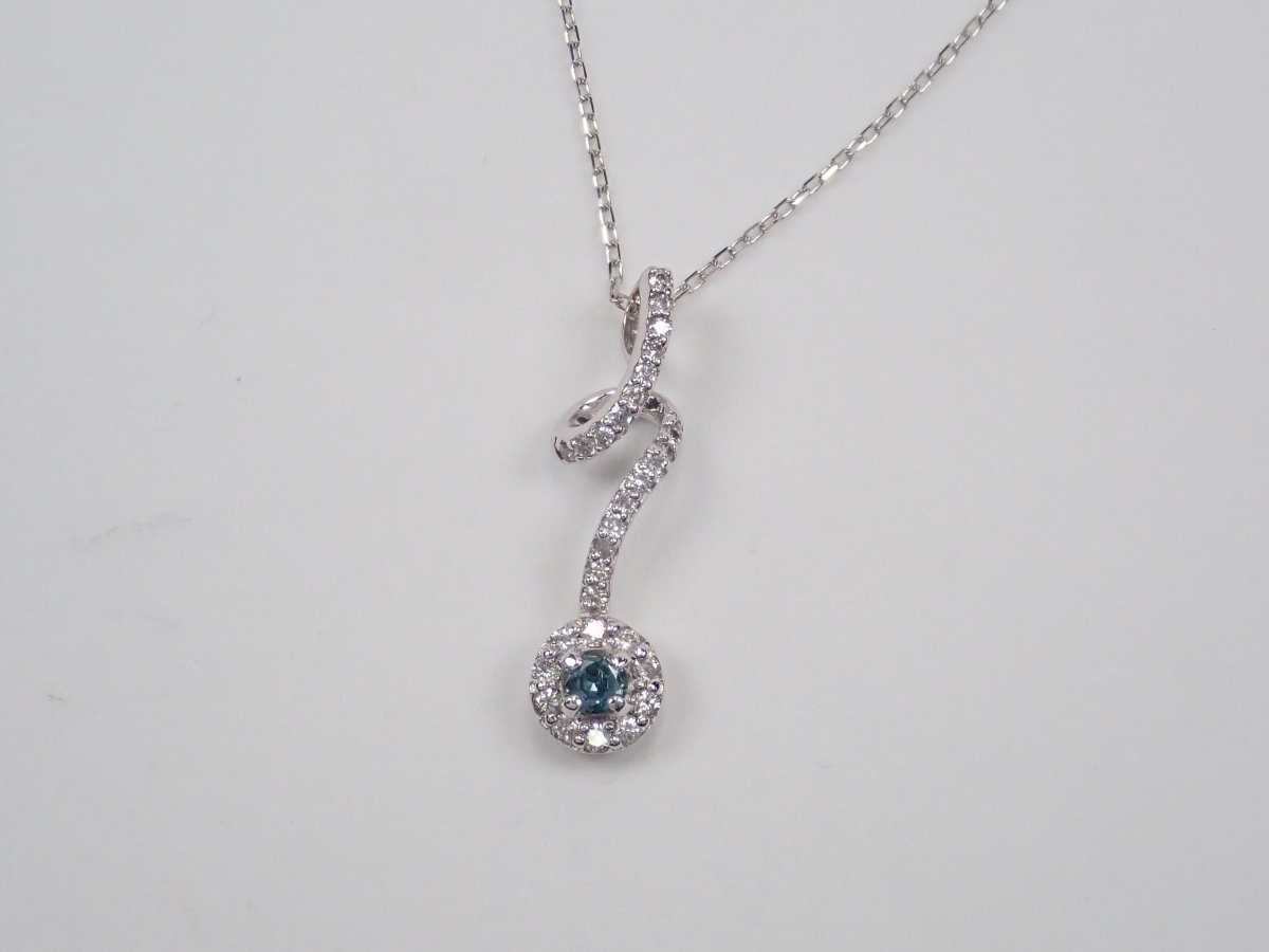 K18WGアレキサンドライト0.15ct ペンダント(ネックレス) - カラッツSTORE