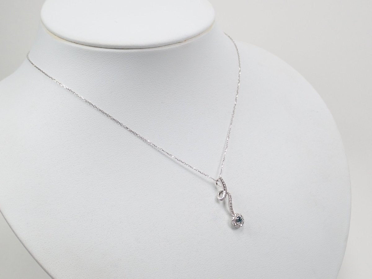 K18WGアレキサンドライト0.15ct ペンダント(ネックレス) - カラッツSTORE