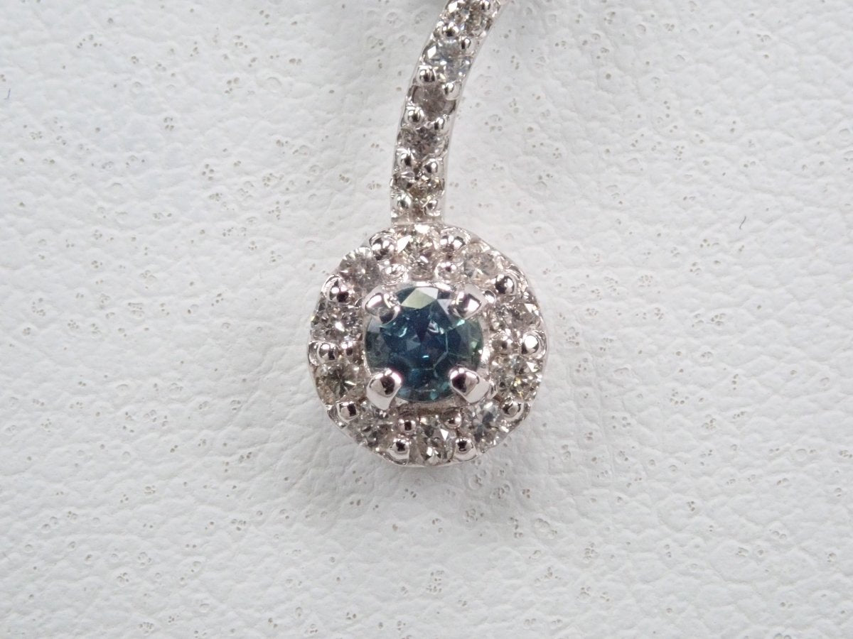 K18WGアレキサンドライト0.15ct ペンダント(ネックレス) - カラッツSTORE