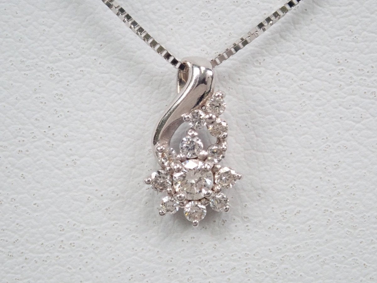K18WGダイヤモンド0.20ct ペンダント（ネックレス）