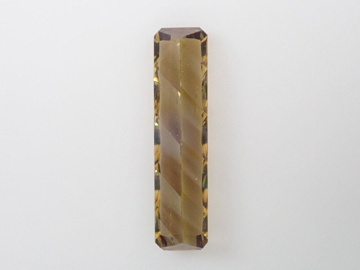 【KEN氏】タンザニア産クリノゾイサイト 0.560ctルース(ファントムカット) - カラッツSTORE