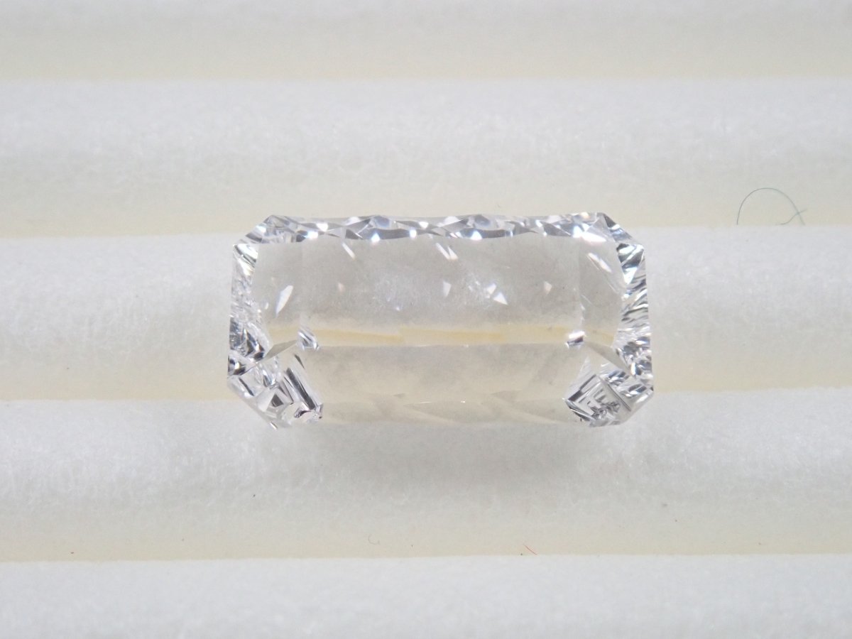 【KEN氏】メキシコ産ダンビュライト 1.612ctルース(ファントムカット) - カラッツSTORE