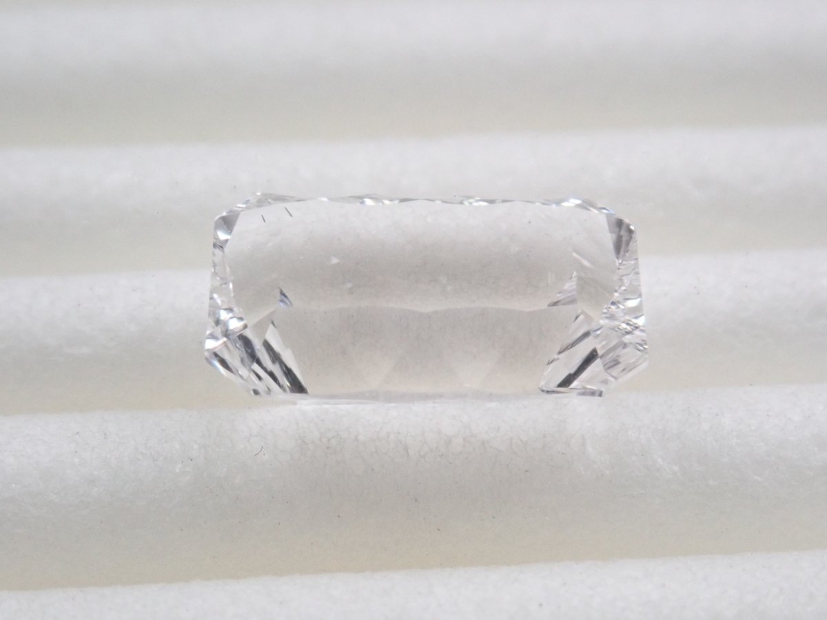 【KEN氏】メキシコ産ダンビュライト 1.859ctルース(ファントムカット) - カラッツSTORE