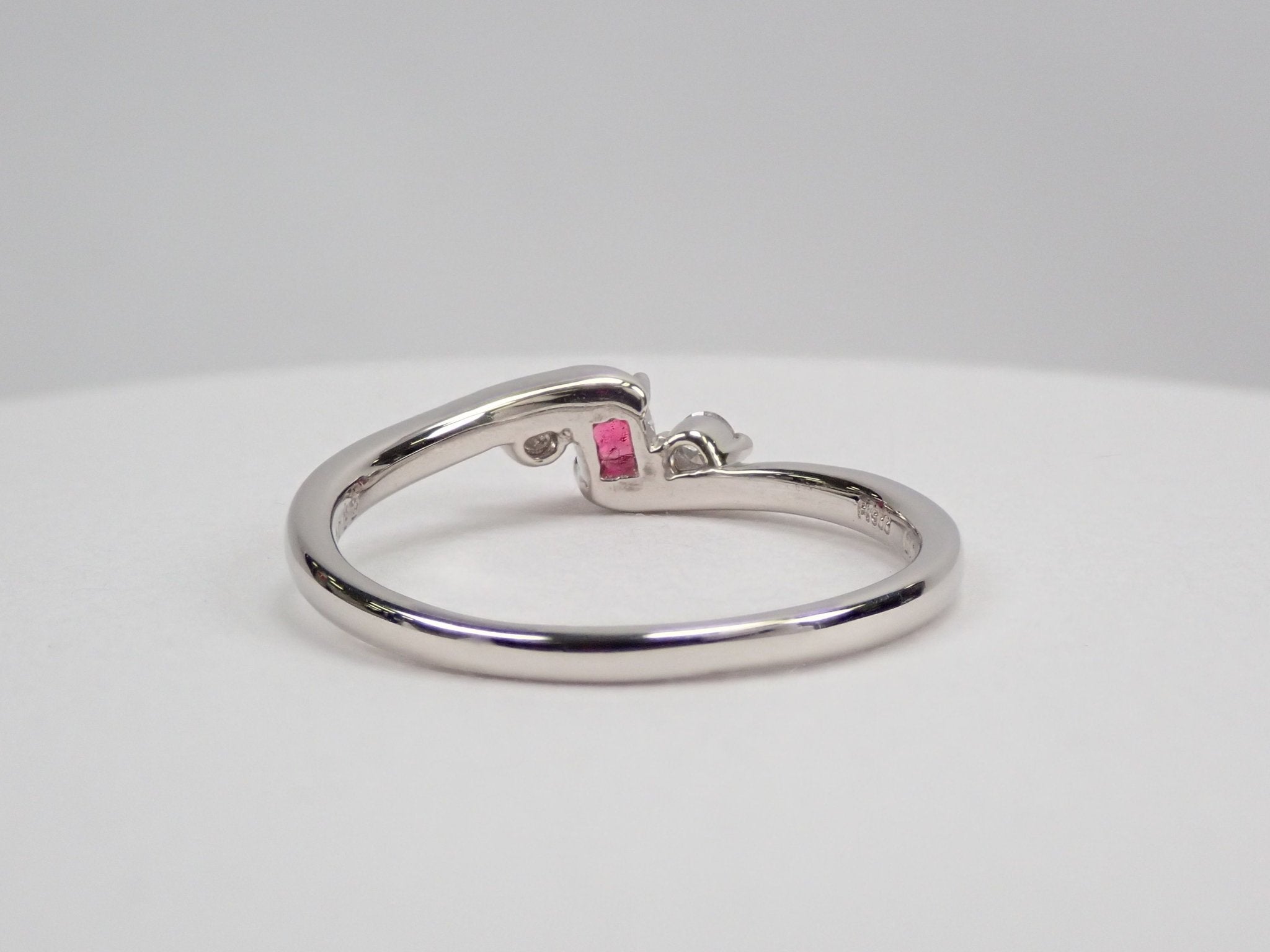 Pt900レッドベリル0.082ct ダイヤリング - KARATZ STORE|カラッツSTORE