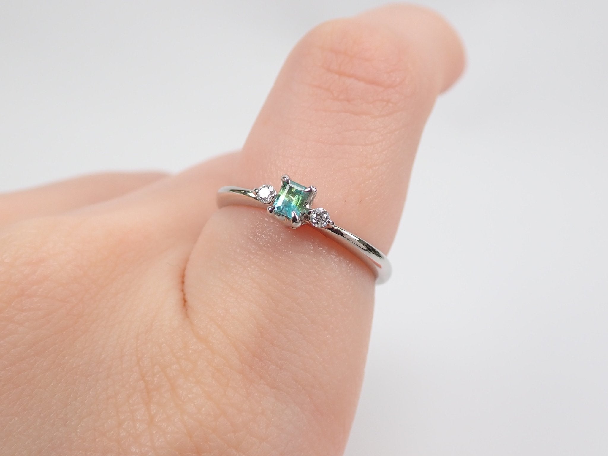 Pt900バイカラーパライバトルマリン0.112ct ダイヤリング - KARATZ STORE|カラッツSTORE
