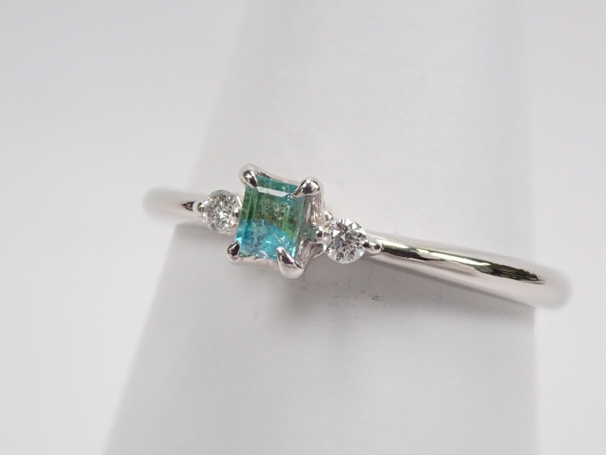 Pt900バイカラーパライバトルマリン0.112ct ダイヤリング - KARATZ STORE|カラッツSTORE