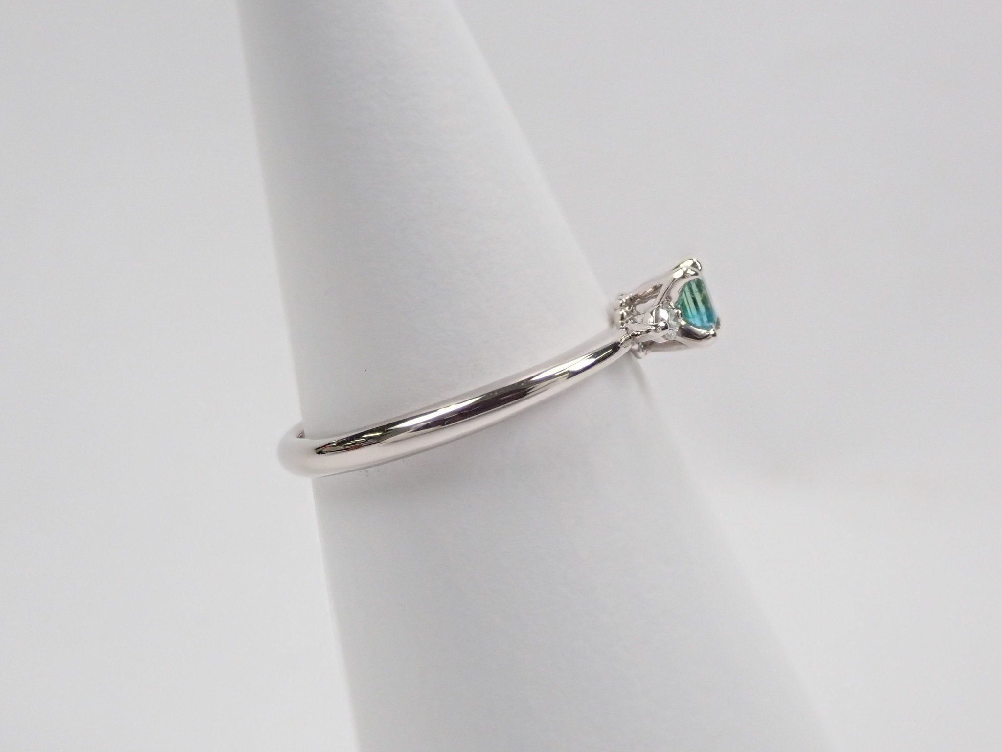 Pt900バイカラーパライバトルマリン0.112ct ダイヤリング - KARATZ STORE|カラッツSTORE