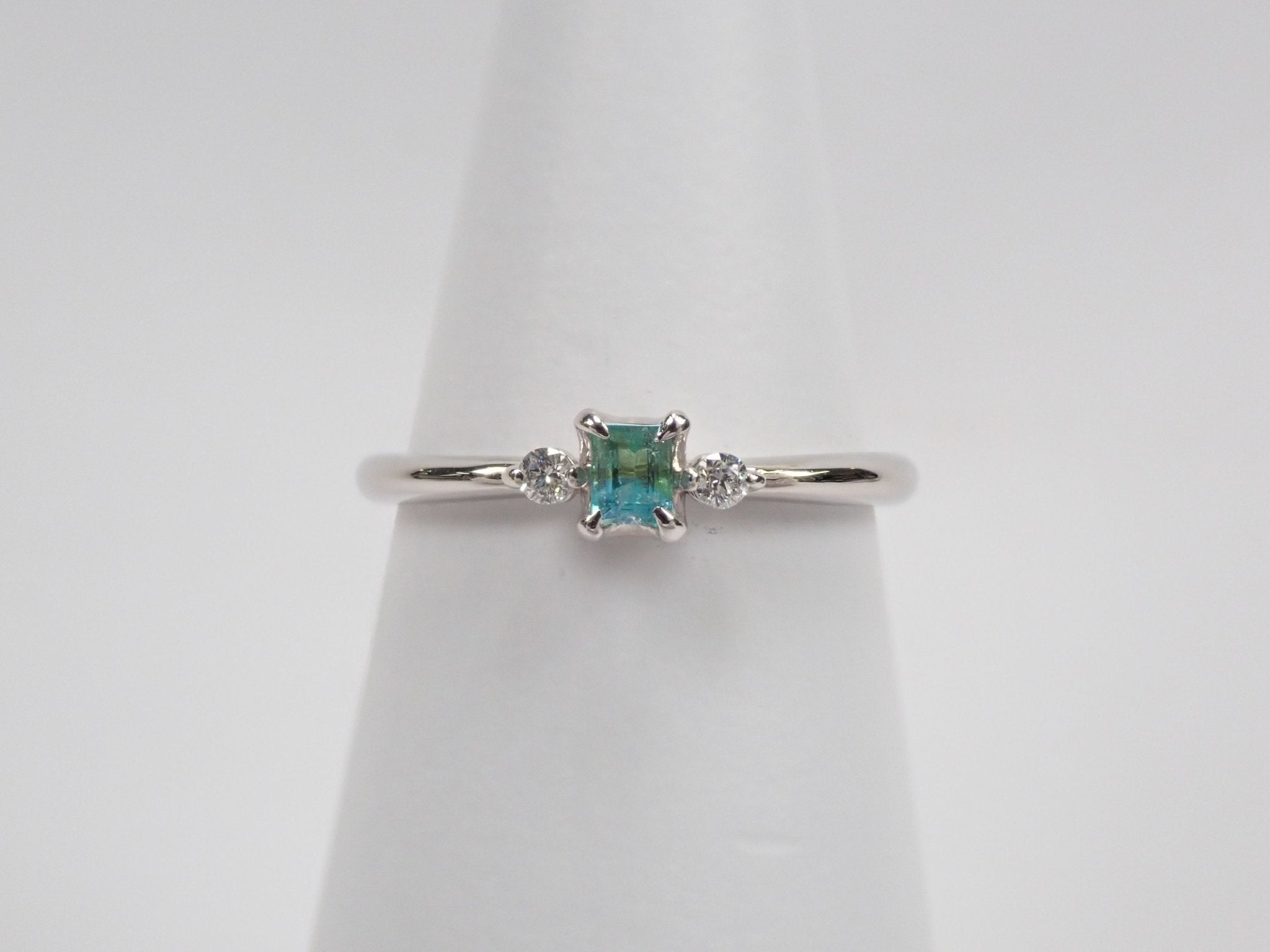 Pt900バイカラーパライバトルマリン0.112ct ダイヤリング - KARATZ STORE|カラッツSTORE