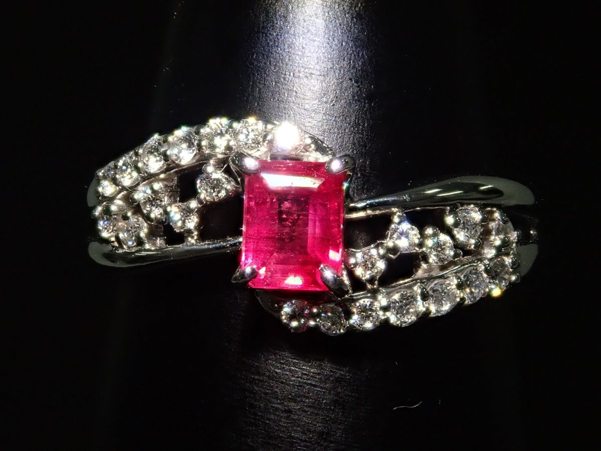 Pt900レッドベリル0.266ct リング