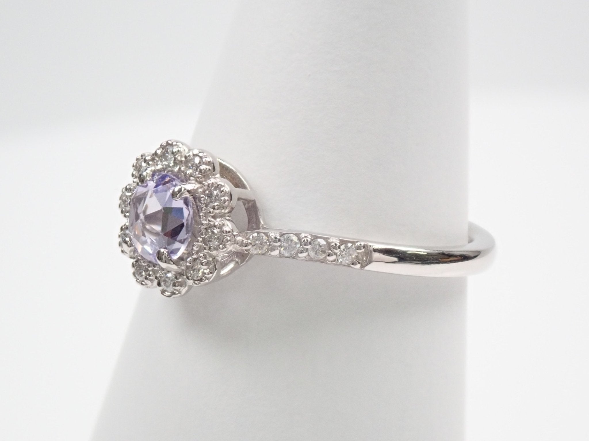 Pt900パープルサファイア0.35ct リング(揺れるタイプ) - KARATZ STORE|カラッツSTORE