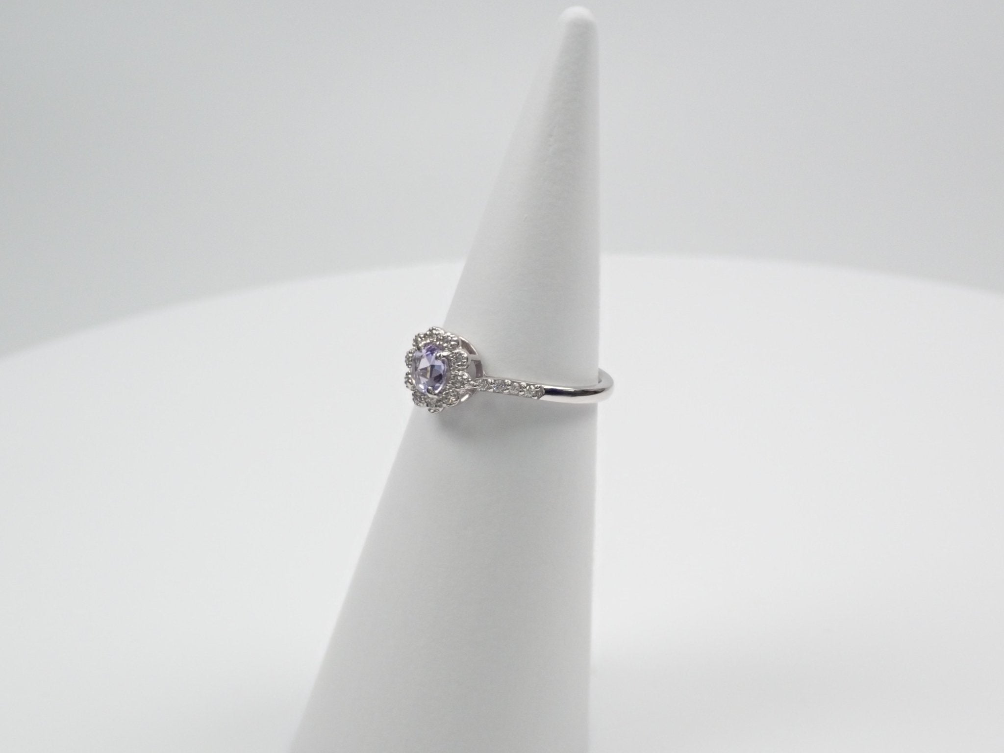 Pt900パープルサファイア0.35ct リング(揺れるタイプ) - KARATZ STORE|カラッツSTORE