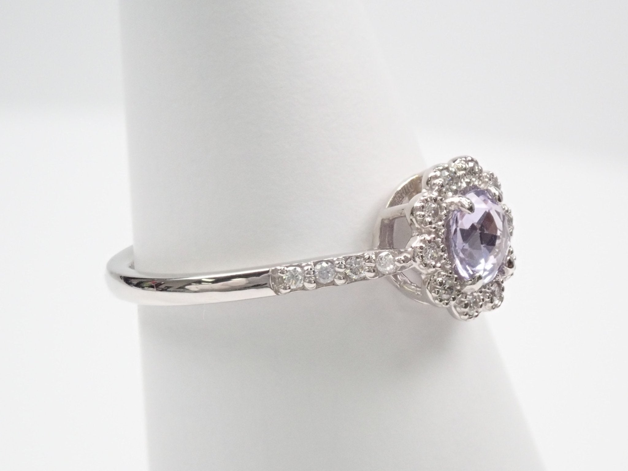 Pt900パープルサファイア0.35ct リング(揺れるタイプ) - KARATZ STORE|カラッツSTORE