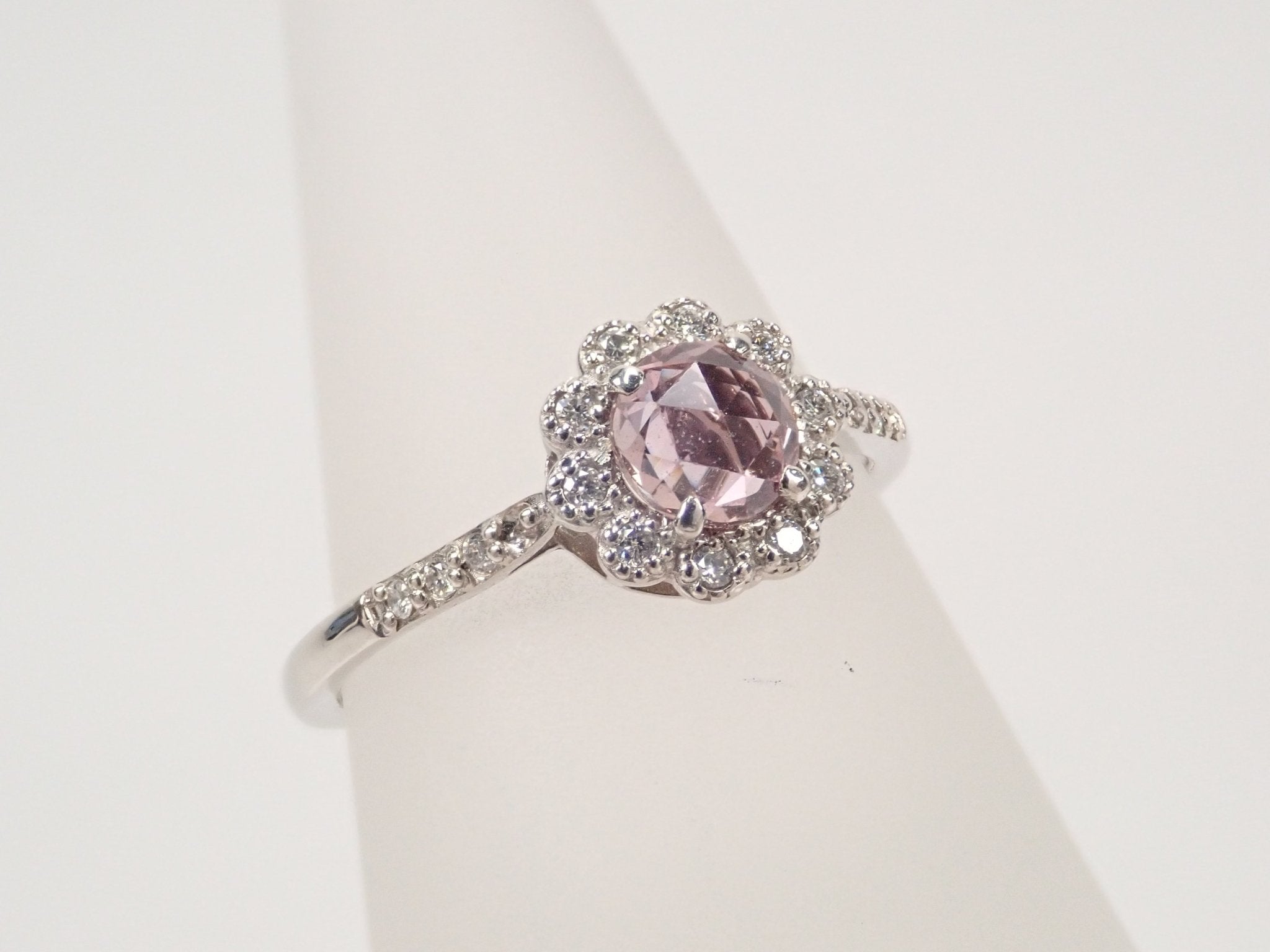 Pt900サファイア0.47ct リング(揺れるタイプ) - KARATZ STORE|カラッツSTORE