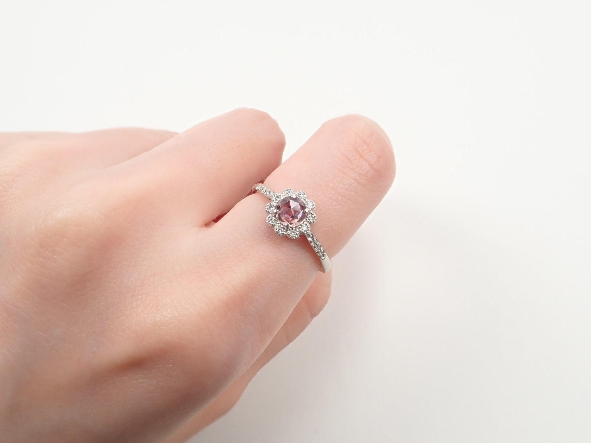 Pt900サファイア0.47ct リング(揺れるタイプ) - KARATZ STORE|カラッツSTORE