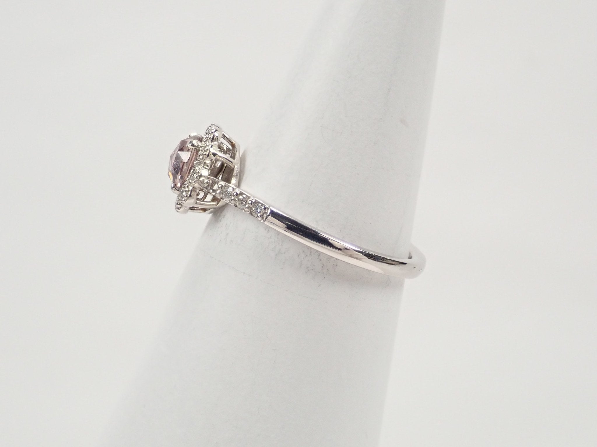 Pt900サファイア0.47ct リング(揺れるタイプ) - KARATZ STORE|カラッツSTORE