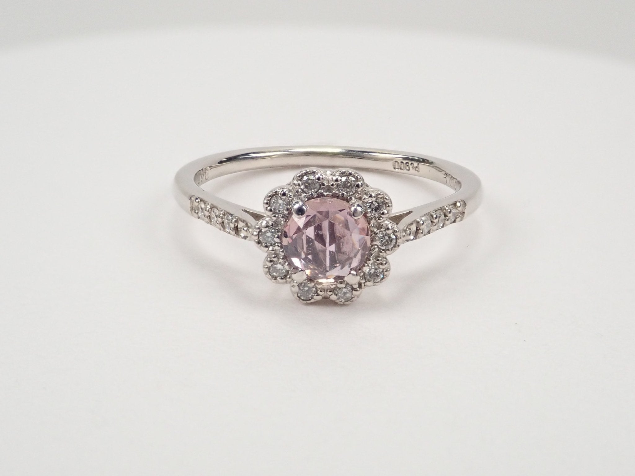 Pt900サファイア0.47ct リング(揺れるタイプ) - KARATZ STORE|カラッツSTORE