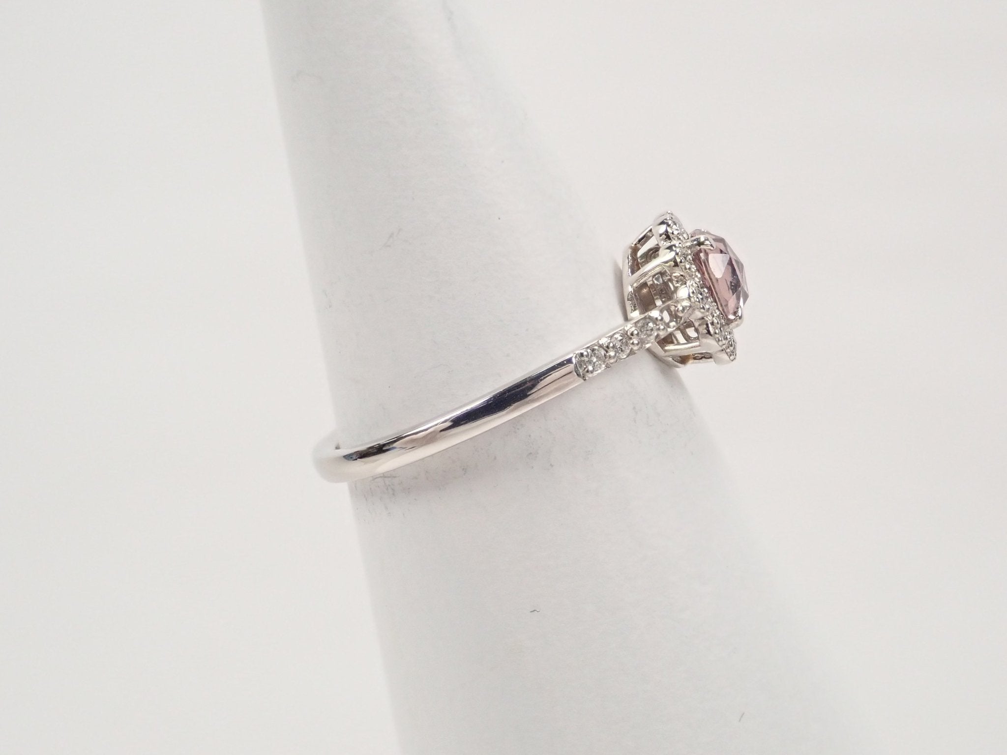 Pt900サファイア0.47ct リング(揺れるタイプ) - KARATZ STORE|カラッツSTORE
