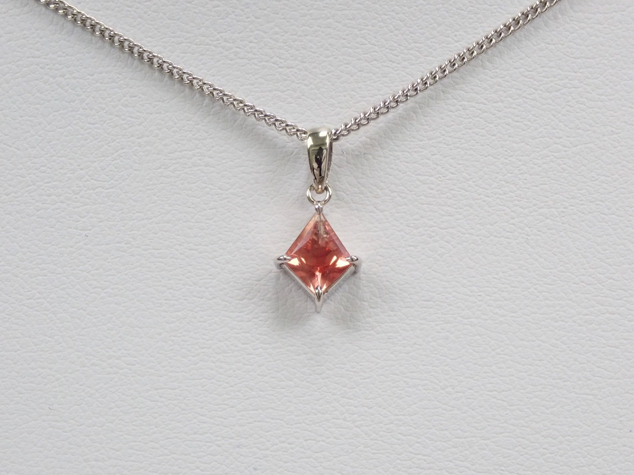 Pt900オレゴンサンストーン0.553ct ペンダントトップ(ネックレストップ) - KARATZ STORE|カラッツSTORE