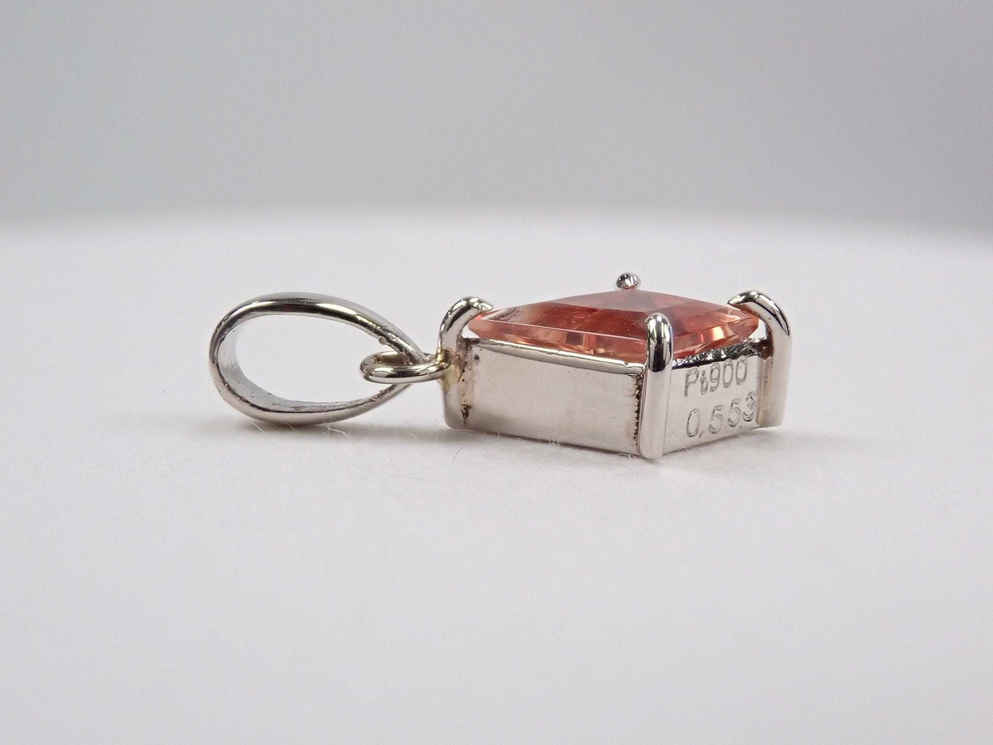 Pt900オレゴンサンストーン0.553ct ペンダントトップ(ネックレストップ) - KARATZ STORE|カラッツSTORE