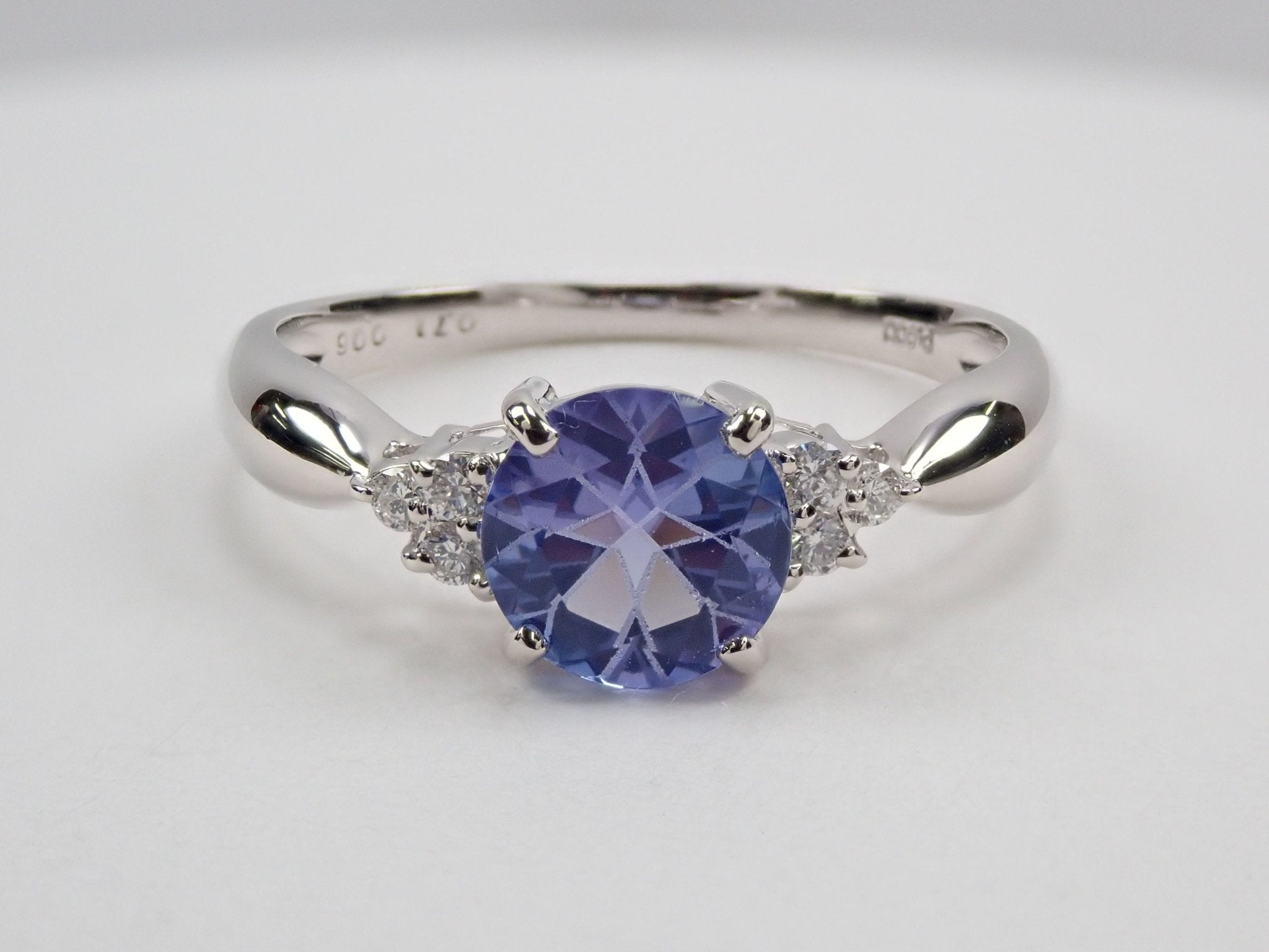 Pt900タンザナイト0.71ct リング - KARATZ STORE|カラッツSTORE