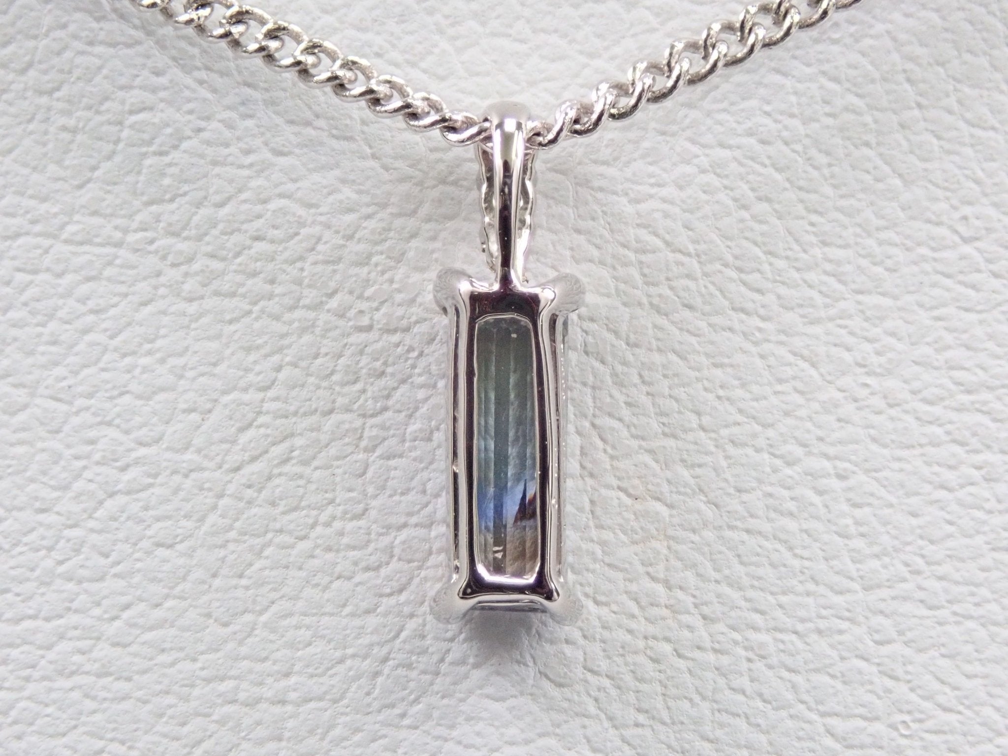 Pt900トリカラーゾイサイト0.771ct ペンダントトップ(ネックレストップ) - KARATZ STORE|カラッツSTORE