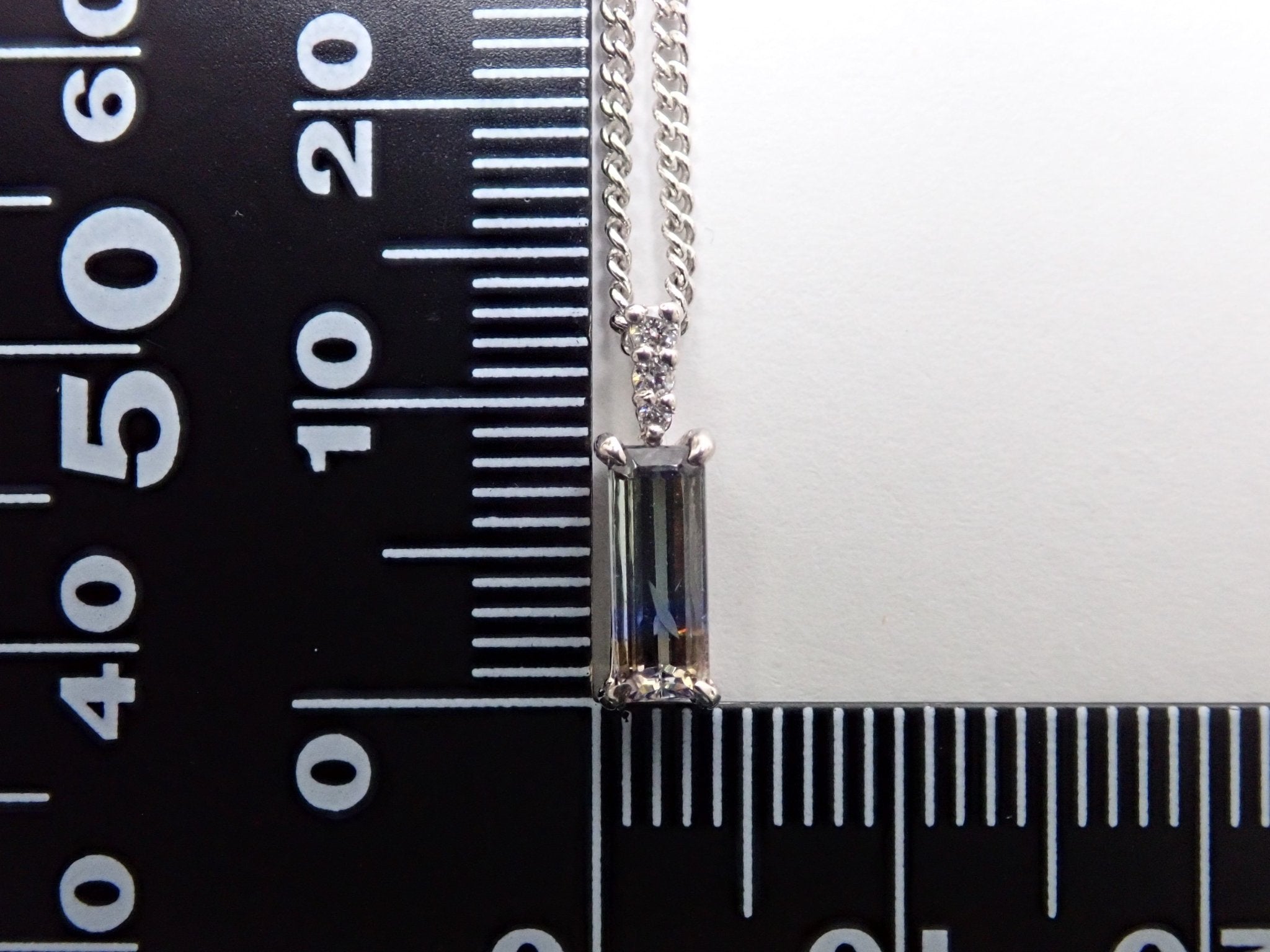Pt900トリカラーゾイサイト0.771ct ペンダントトップ(ネックレストップ) - KARATZ STORE|カラッツSTORE