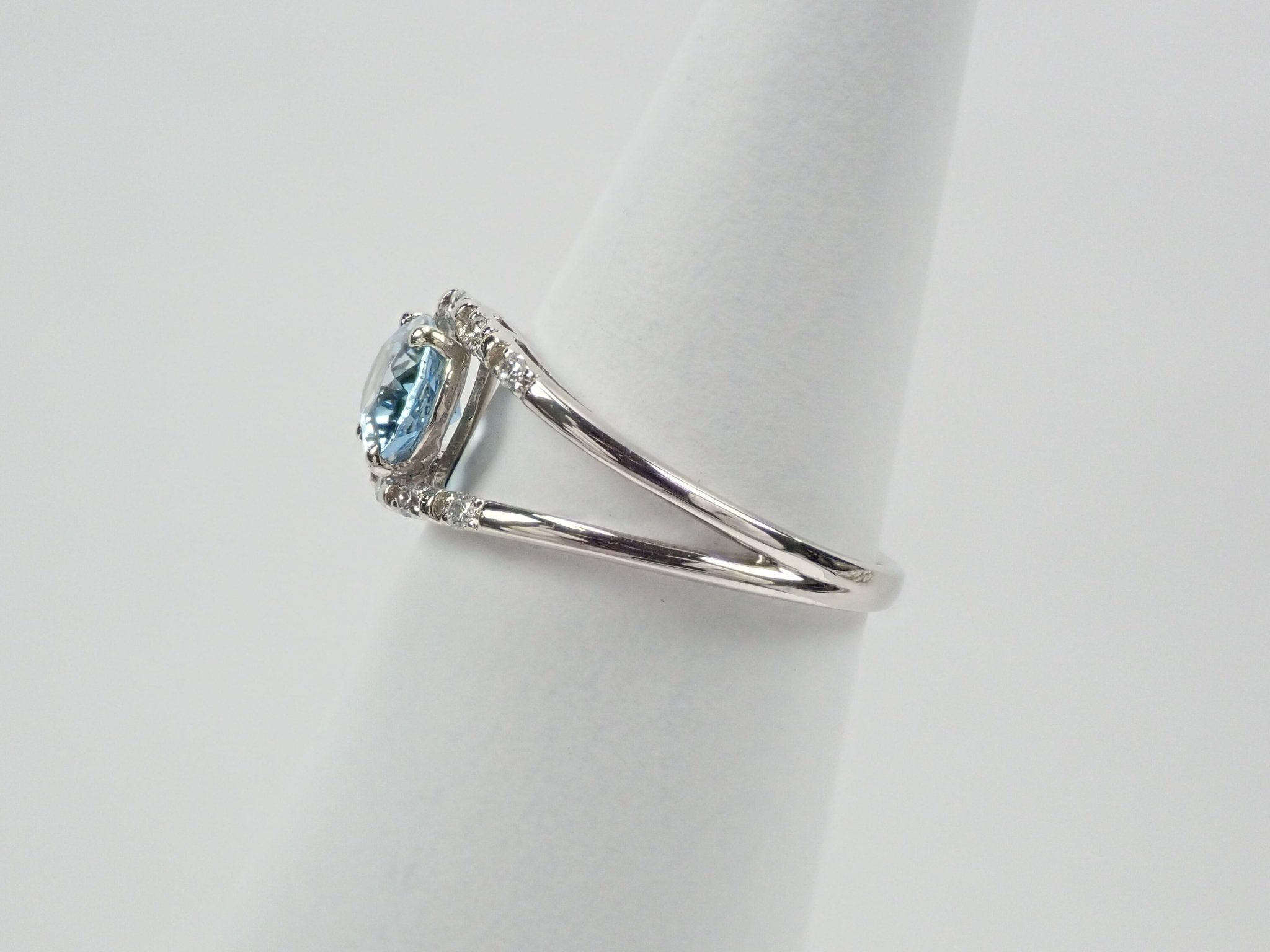 Pt900アクアマリン0.82ct リング - KARATZ STORE|カラッツSTORE