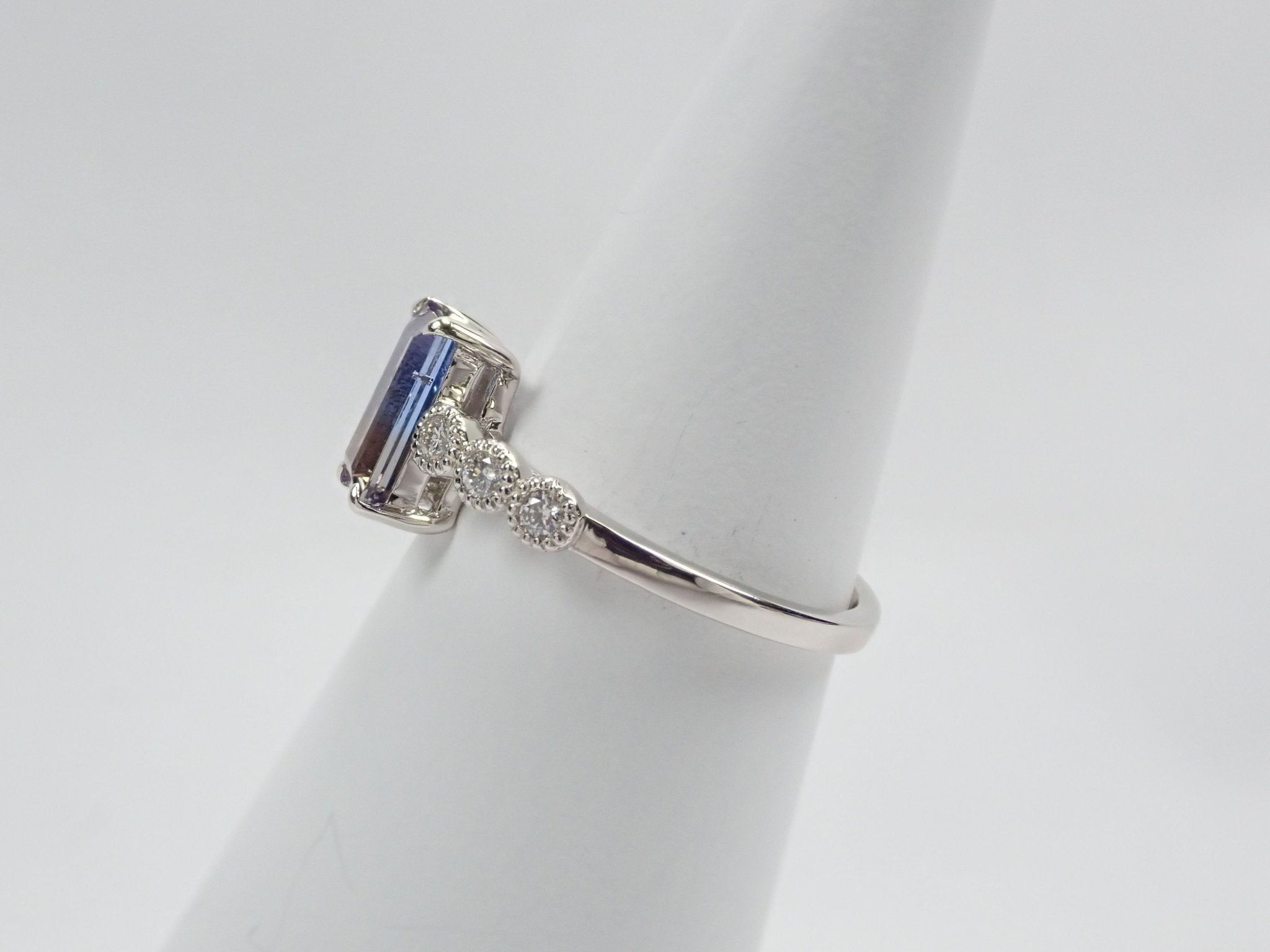 Pt900バイカラータンザナイト0.892ct リング - KARATZ STORE|カラッツSTORE