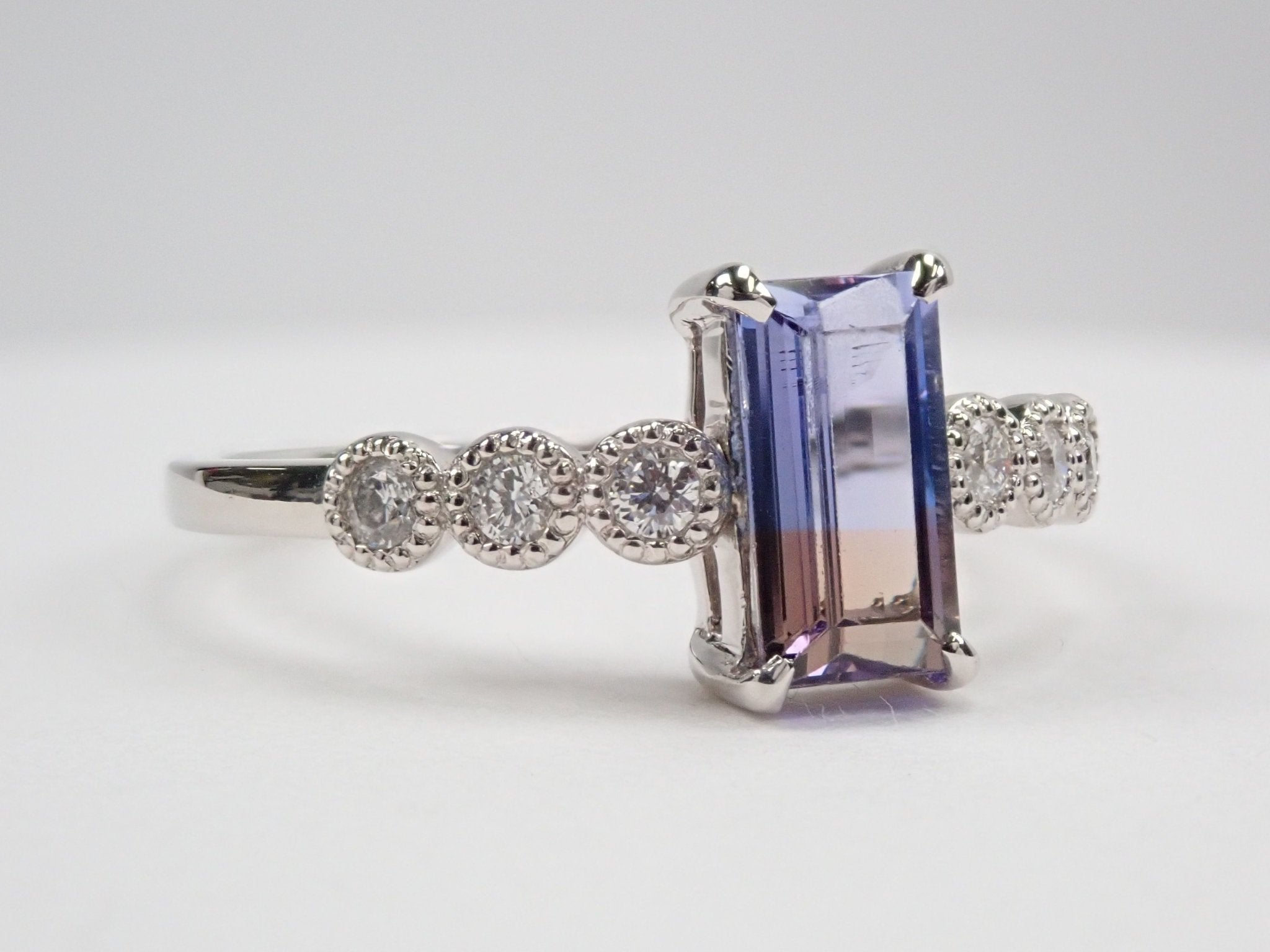 Pt900バイカラータンザナイト0.892ct リング - KARATZ STORE|カラッツSTORE