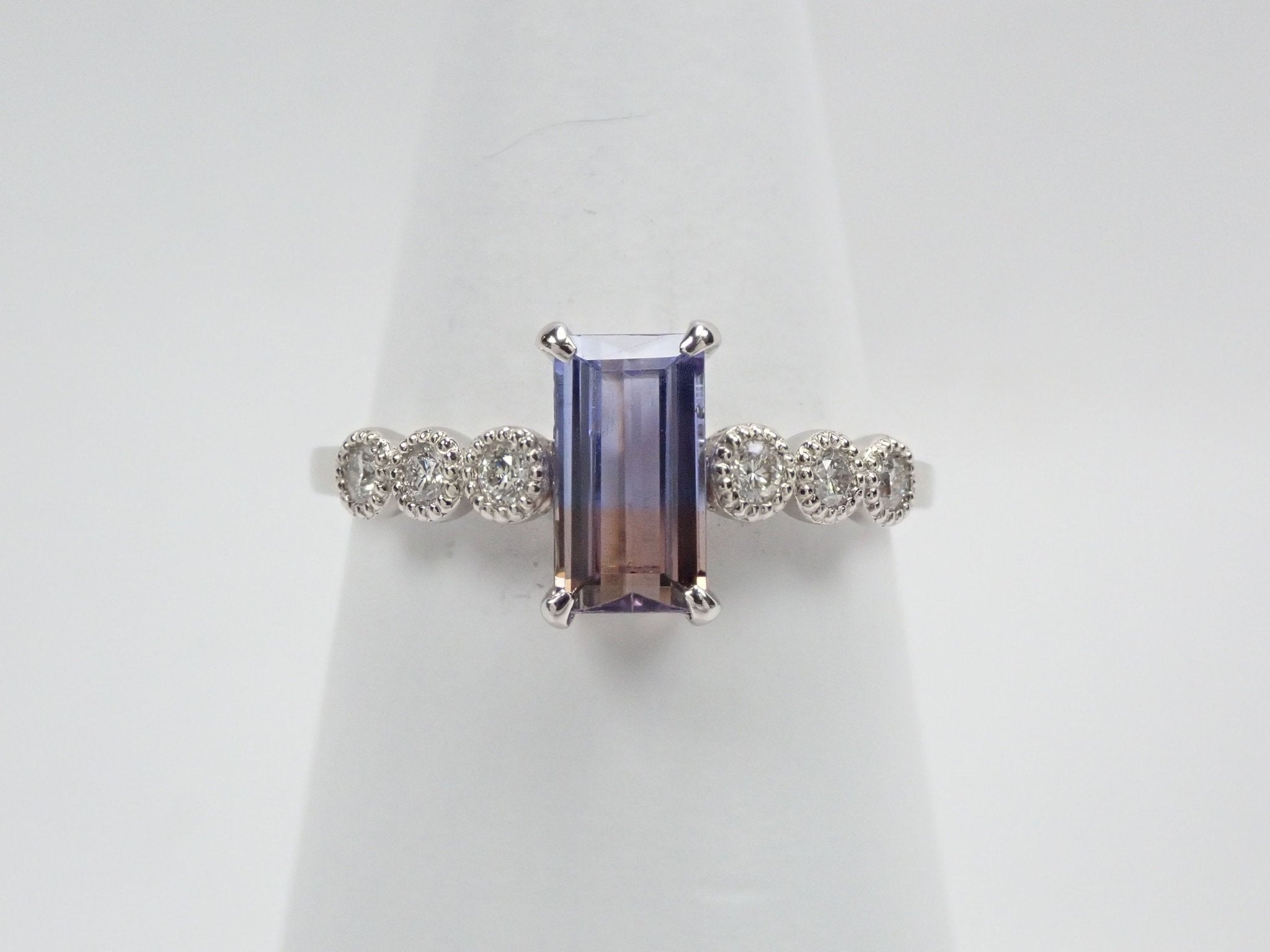 Pt900バイカラータンザナイト0.892ct リング - KARATZ STORE|カラッツSTORE