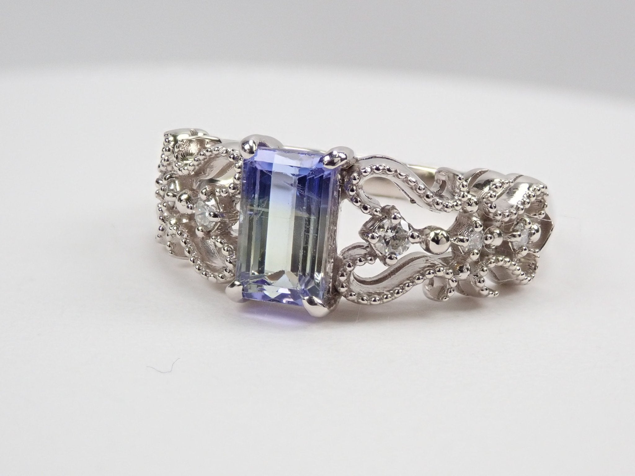 Pt900バイカラータンザナイト1.009ct リング - KARATZ STORE|カラッツSTORE