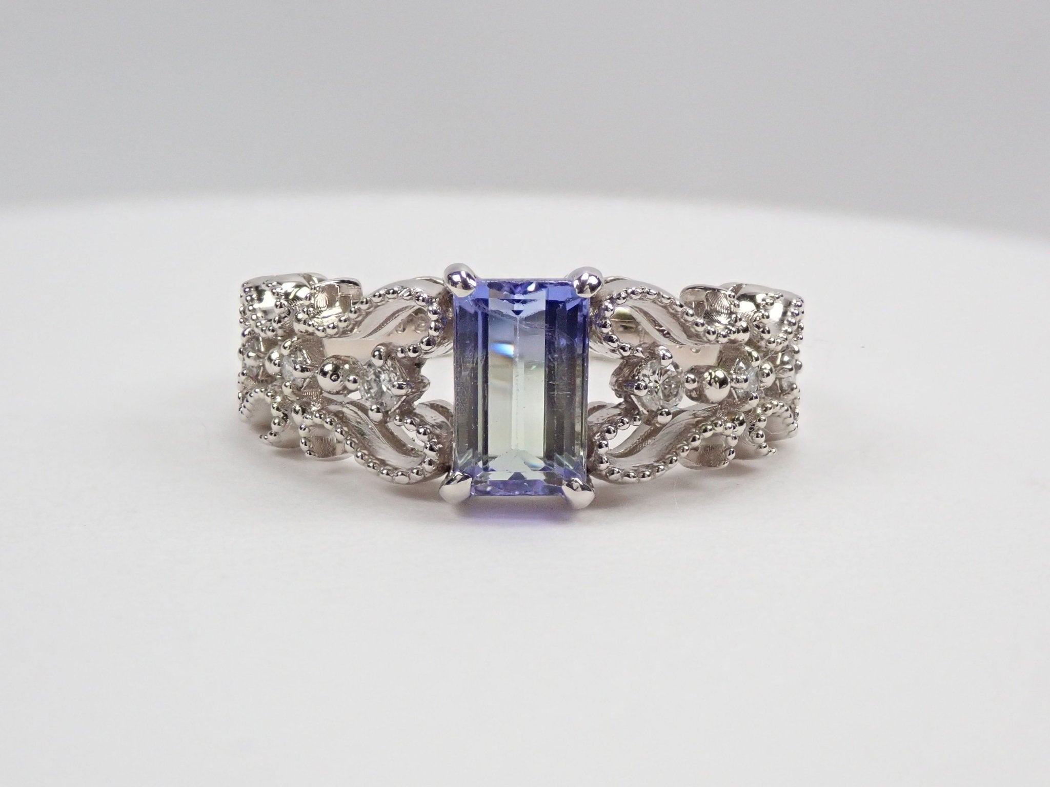 Pt900バイカラータンザナイト1.009ct リング - KARATZ STORE|カラッツSTORE