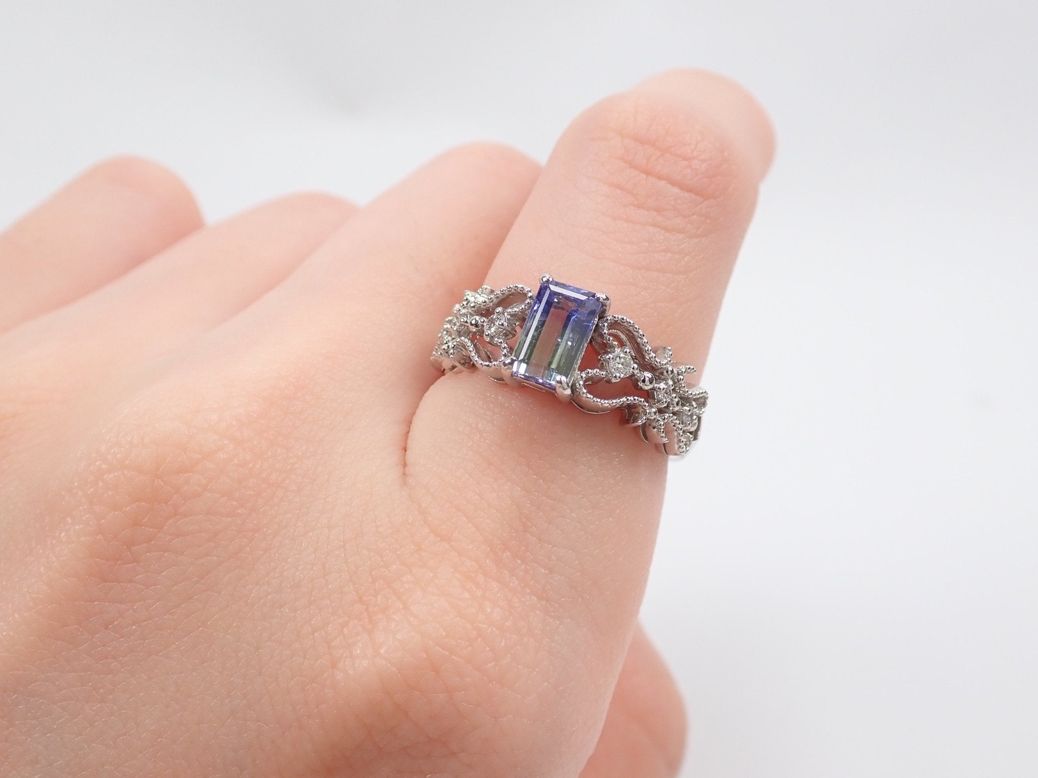 Pt900バイカラータンザナイト1.009ct リング - KARATZ STORE|カラッツSTORE