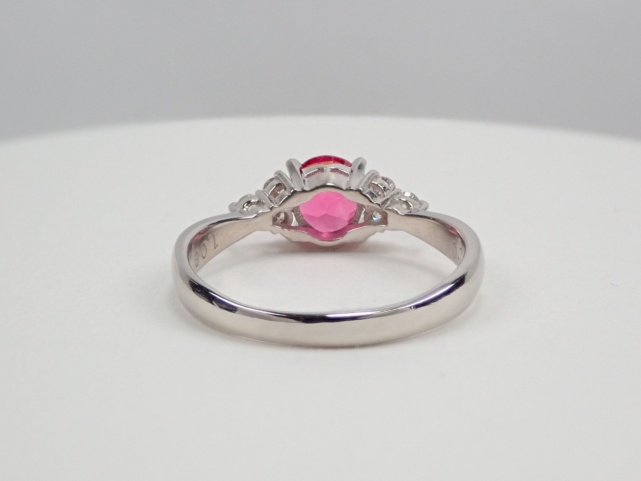Pt900レッドスピネル1.08ct リング(ホットピンク) 中宝鑑付 - KARATZ STORE|カラッツSTORE