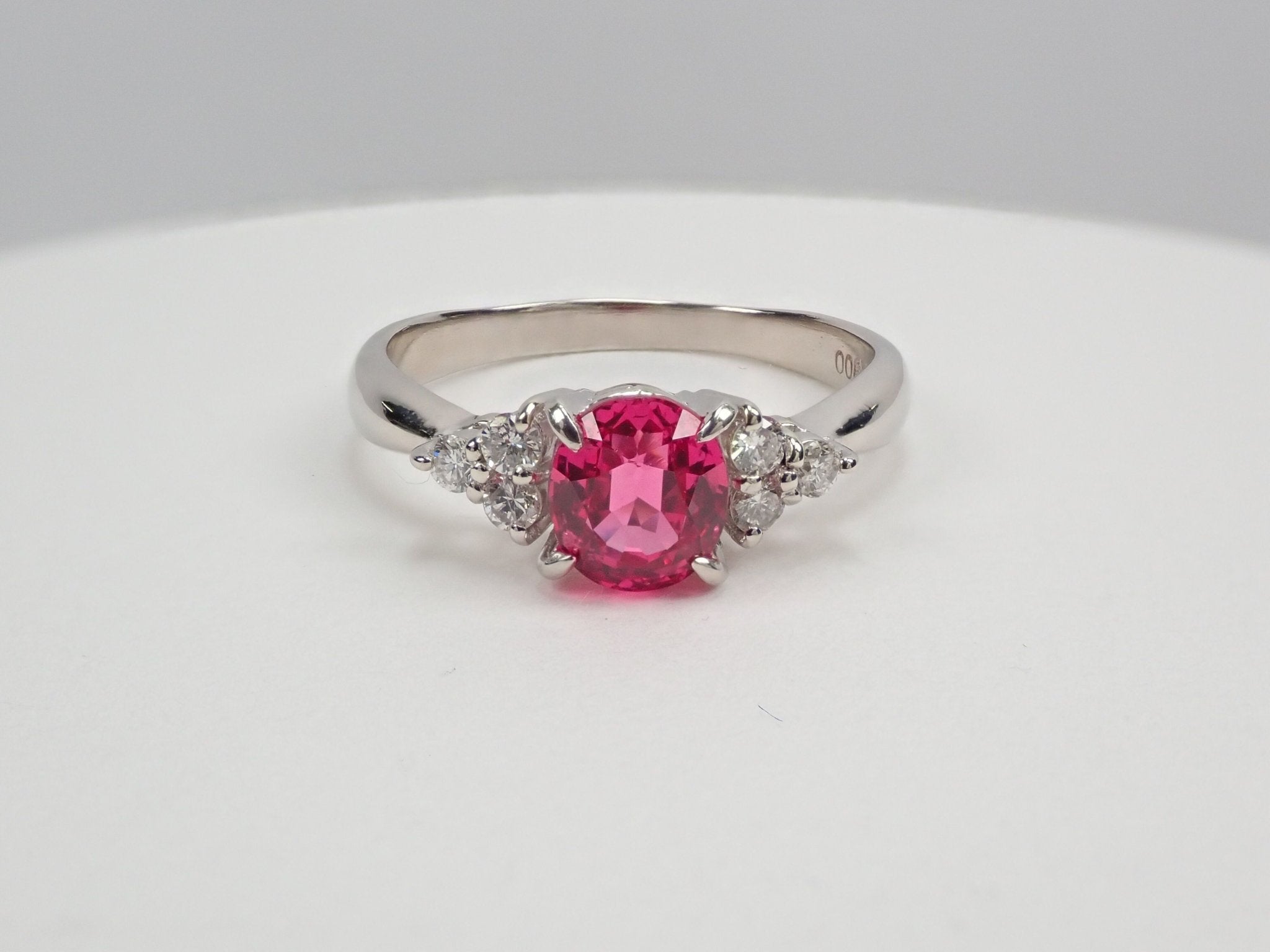 Pt900レッドスピネル1.08ct リング(ホットピンク) 中宝鑑付 - KARATZ STORE|カラッツSTORE