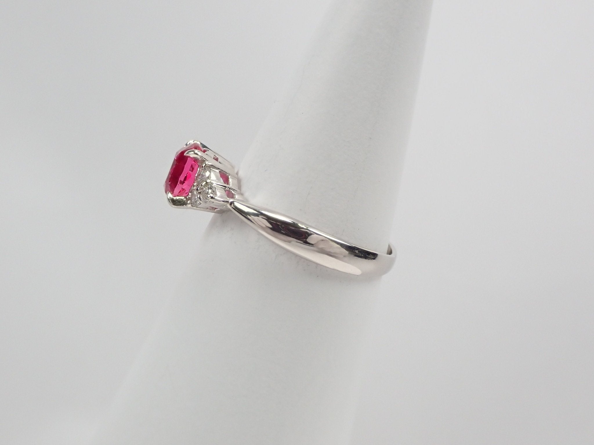 Pt900レッドスピネル1.08ct リング(ホットピンク) 中宝鑑付 - KARATZ STORE|カラッツSTORE