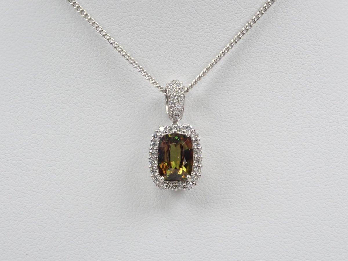 【カラフリ】Pt900スフェーン1.498ct ペンダント(ネックレス) - カラッツSTORE