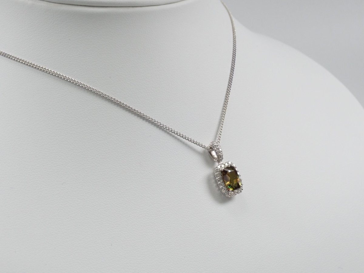 【カラフリ】Pt900スフェーン1.498ct ペンダント(ネックレス) - カラッツSTORE