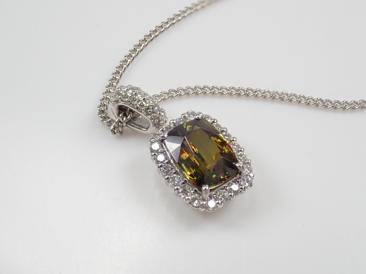 【カラフリ】Pt900スフェーン1.498ct ペンダント(ネックレス) - カラッツSTORE