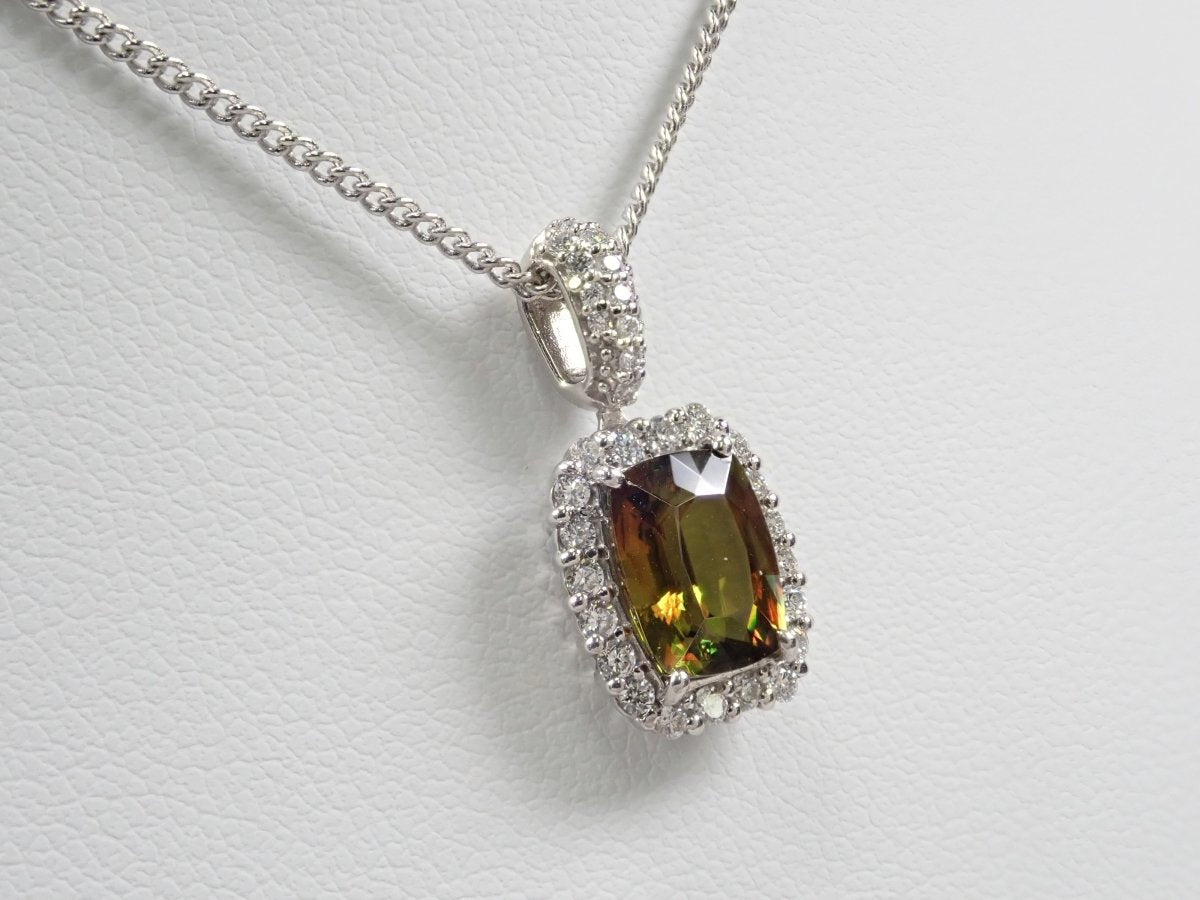 【カラフリ】Pt900スフェーン1.498ct ペンダント(ネックレス) - カラッツSTORE