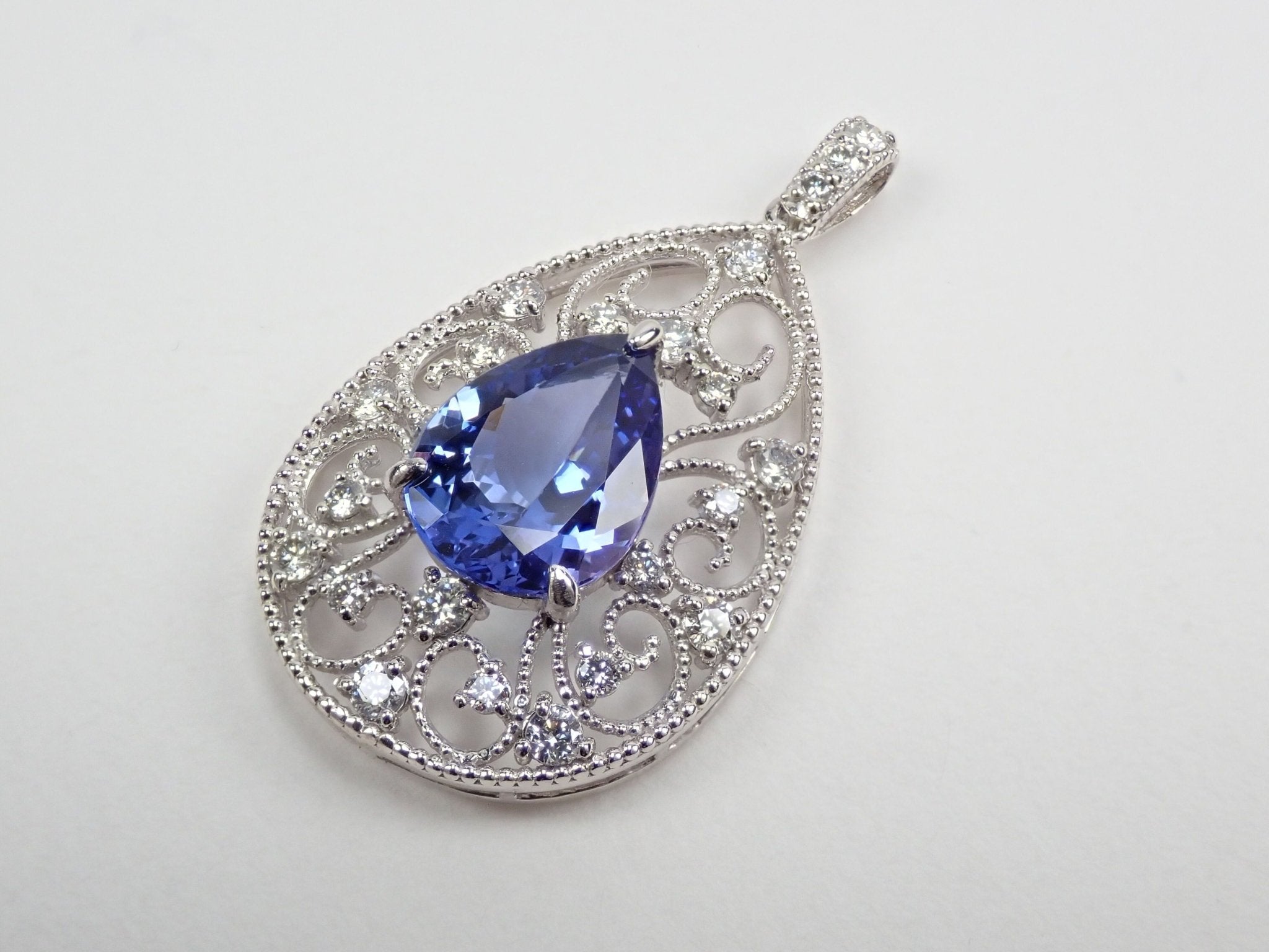 Pt900タンザナイト2.44ct ペンダントトップ(ネックレストップ) - KARATZ STORE|カラッツSTORE