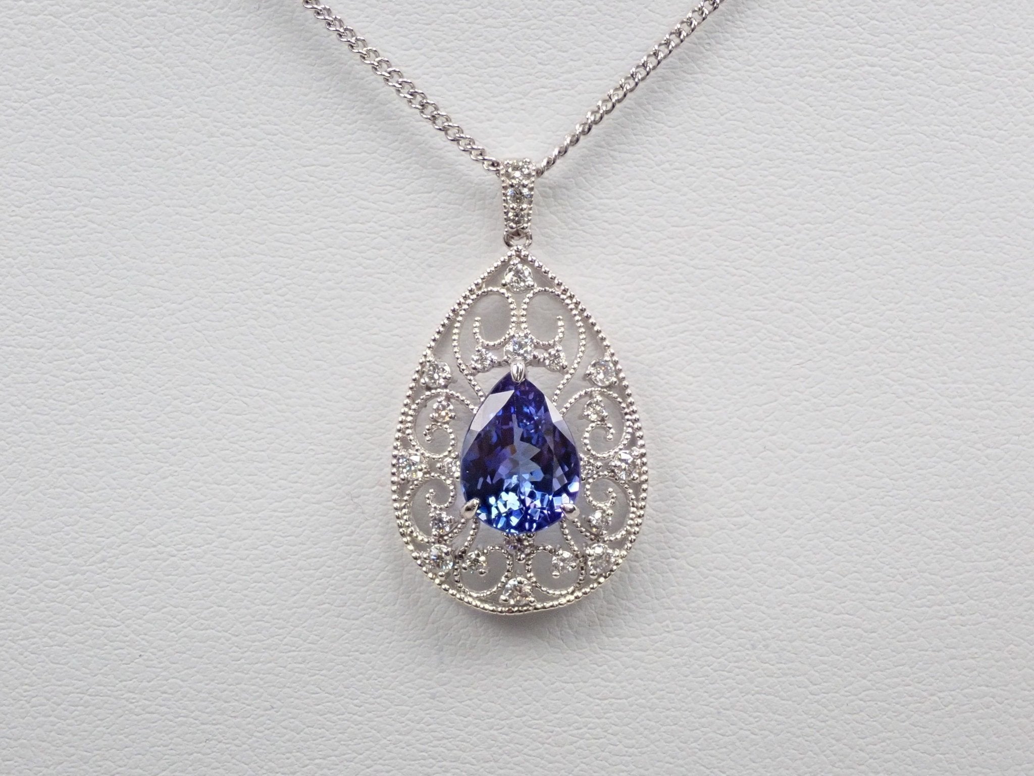 Pt900タンザナイト2.44ct ペンダントトップ(ネックレストップ) - KARATZ STORE|カラッツSTORE