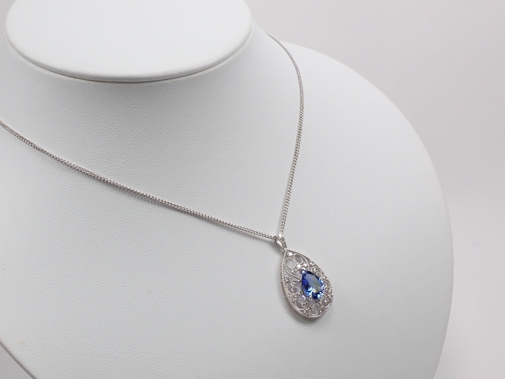 Pt900タンザナイト2.44ct ペンダントトップ(ネックレストップ) - KARATZ STORE|カラッツSTORE