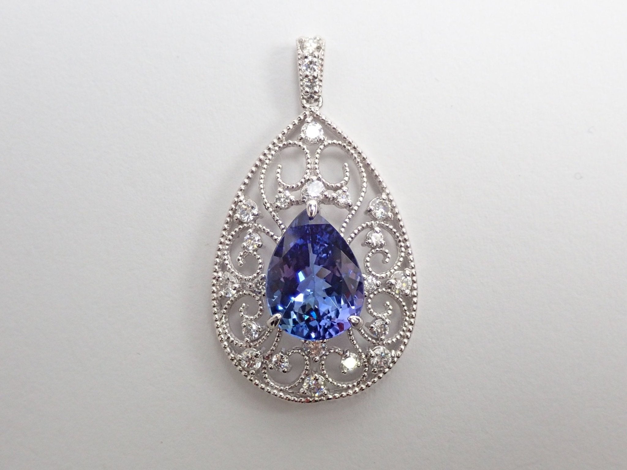 Pt900タンザナイト2.44ct ペンダントトップ(ネックレストップ) - KARATZ STORE|カラッツSTORE