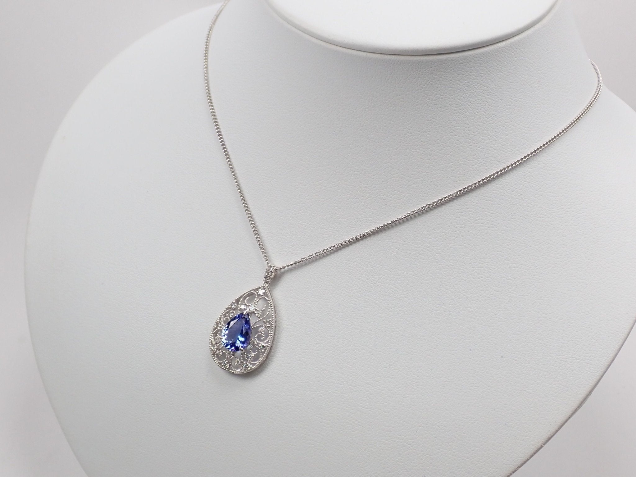 Pt900タンザナイト2.44ct ペンダントトップ(ネックレストップ) - KARATZ STORE|カラッツSTORE